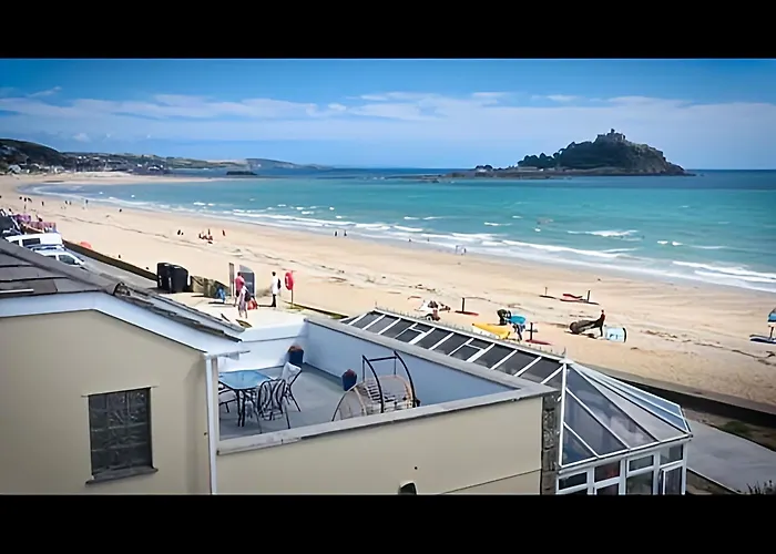 Fabulous 3-Bedroom Home Across St Michaels Mount