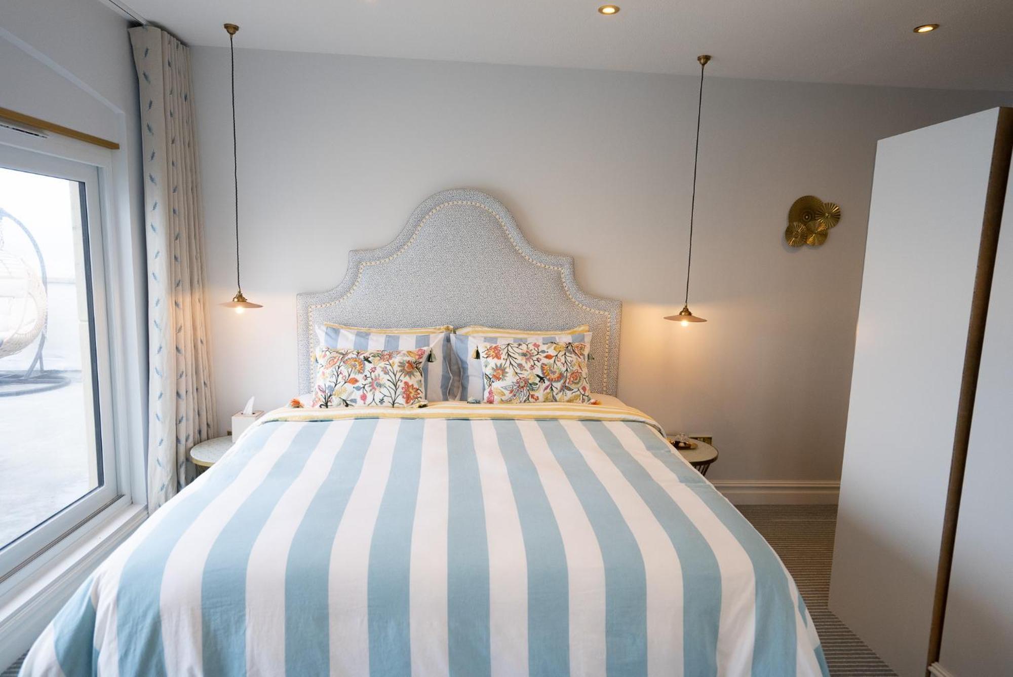 Fabulous 3-bedroom Across St Michaels Mount Apartment